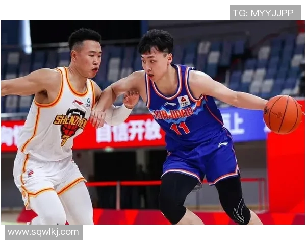 青岛与新疆的激烈对决在CCTV5直播中精彩呈现,篮球迷不容错过